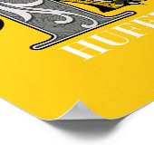 HUFFLEPUFF™ Crosshatched Emblem Poster (Hoek)