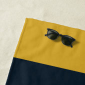  HUFFLEPUFF™ House Crest Strandlaken (In situ)