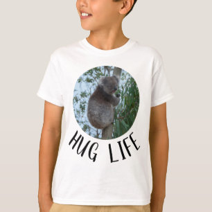 Hug Life Schattige Funny Koala in een boom T-shirt