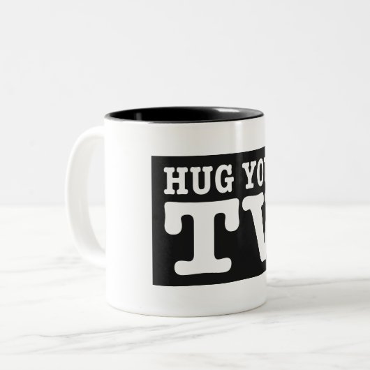 HUG UW TV / Mok (Voorkant links)