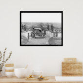 Huge Artillery Pistool and Officers in Washington Poster (Keuken)