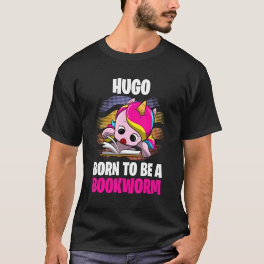 Hugo geboren als een boekenworm gepersonaliseerd t-shirt (Voorkant)