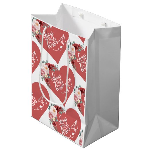 Hugs en Kisses Heart Medium Cadeauzakje (Voorkant Gekanteld)