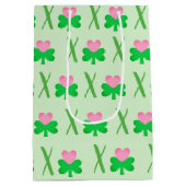 Hugs en Kisses Shamrock and Heart Gift Bag Medium Cadeauzakje (Achterkant)