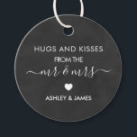 Hugs en Kisses van de heer en mevrouw Chalkboard Bedankjes Labels<br><div class="desc">These are the perfecte little gift tags. You can customize front and back text.</div>