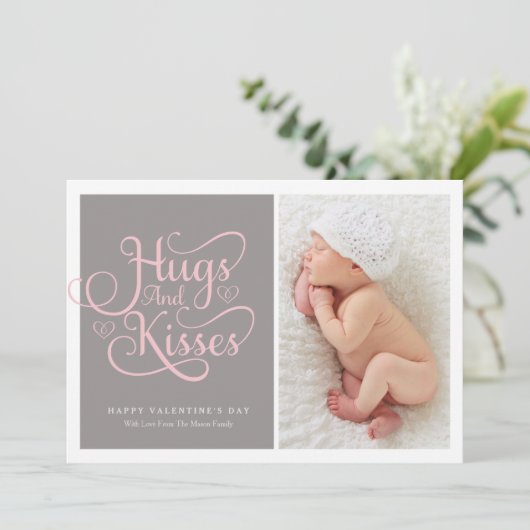 Hugs & Kisses | Baby roze script (Staand voorkant)