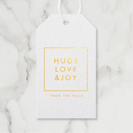 Hugs Love and Joy Stylish KerstGold and White Cadeaulabels (Voorkant)