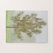 Huilende boom mistig weer voor kunst puzzel (Horizontaal)