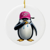 Huilende pinguïn dragen Ik mis je roze pet Keramisch Ornament (Achterkant)