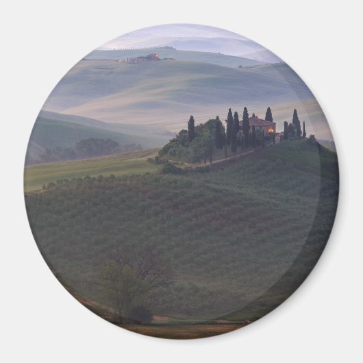 Huis in Toscane in de ochtend mist ronde magneet (Voorkant)