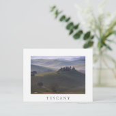 Huis in Toscane in de ochtend mist wit briefkaart (Staand voorkant)