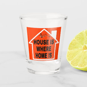 HUIS IS WAAR THUIS IS LOGO ZWARTE LETTERS ORANJE B SHOT GLAS