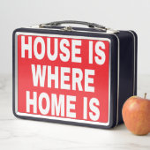 HUIS IS WAAR THUIS IS WITTE LETTERS RODE BG (In situ)