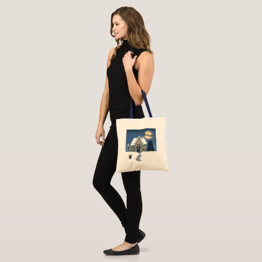 Huis met kat op een besneeuwde kerstnacht tote bag (Voorkant (model))