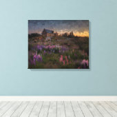 Huis tussen lavendel canvas afdruk (Insitu (Houten vloer))