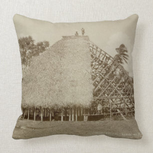 Huisbouw in Samoa, c.1875 (sepia foto) Kussen