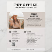 Huisdier Sitter Foto Bruin QR Code Flyer (Voorkant)
