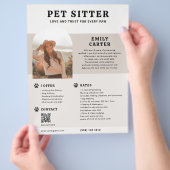 Huisdier Sitter Foto Bruin QR Code Flyer (Hand)