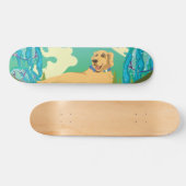 Huisdierhond in het park skateboard (Horizontaal)