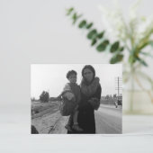 Huisloze moeder en kind - 1939 briefkaart (Staand voorkant)