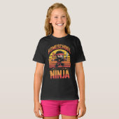 : Huisonderwijs Ninja Kinderen – Schattige Chibi N T-shirt (Voorkant volledig)