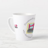 Huiswerk - naaimachine - gepersonaliseerd latte mok (Linkerhoek)