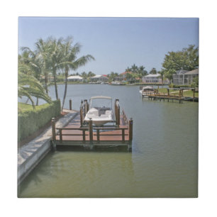 Huizen en steigers aan het kanaal Marco Island Flo Tegeltje