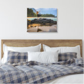 Hula Dancer bij Lumaha'i Beach, Kauai, Hawaii Canvas Afdruk (Insitu (Slaapkamer))