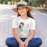 Hula Dancing Girl Custom Kids Birthday T-shirt<br><div class="desc">Een schattig meisje verjaardagsfeestje met een  kind in een groene romp en hibiscus bloemen in haar bruinhaar. Pas de naam,  leeftijd en tekst van je verjaardagsmeisje aan. Perfect t-shirt voor een Luau-feest in Hawaï. Mooie afbeelding van een meisje door prettygrafik.com</div>