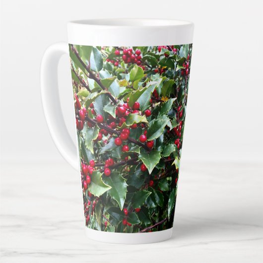 Hulstbladeren en -bessen latte mok (Linkerhoek)