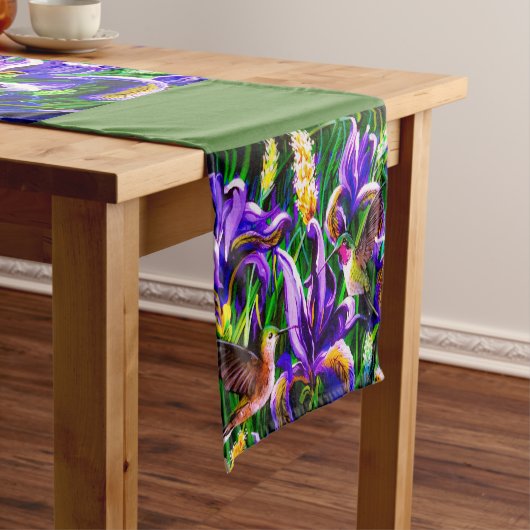 Hummingbird and Iris Fields Table Runner Korte Tafelloper (Voorbeeld)