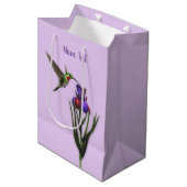 Hummingbird and Iris Flower Personalized Medium Cadeauzakje (Voorkant Gekanteld)