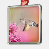 Hummingbird Hawk-moth-vlinder tijdens de vlucht Metalen Ornament (Links)