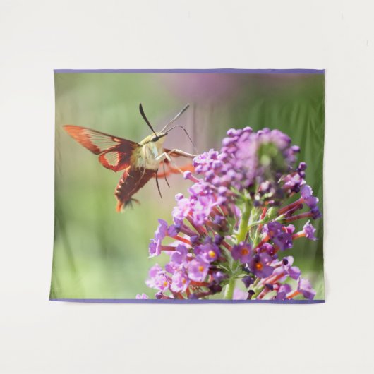 Hummingbird Moth on a Butterfly Struik Wandkleed (Voorkant (horizontaal))