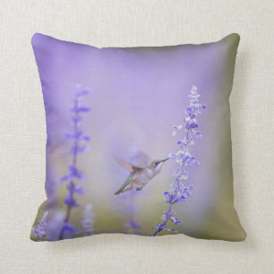 Hummingbird onder lavender Throw kussen