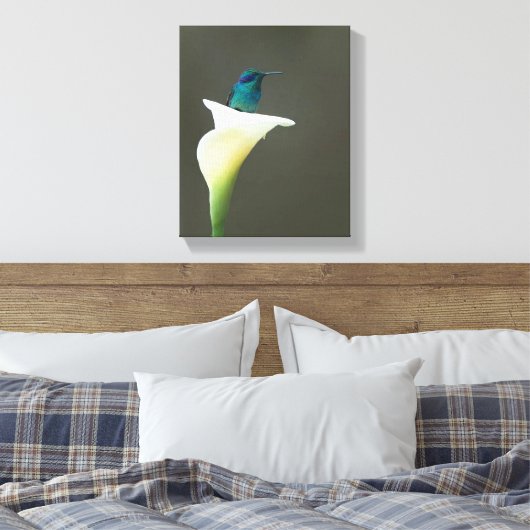 Hummingbird Sitting in Calla Lilly Canvas Afdruk (Insitu (Slaapkamer))