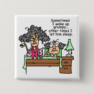 Humoristisch laat chagrijnig slapen vierkante button 5,1 cm