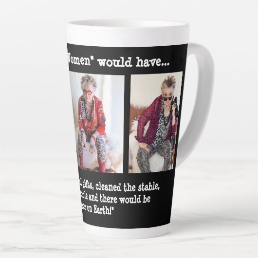 Humoristische Drie Wijze Vrouwen met Kerstmis Latte Mok (Rechterhoek)