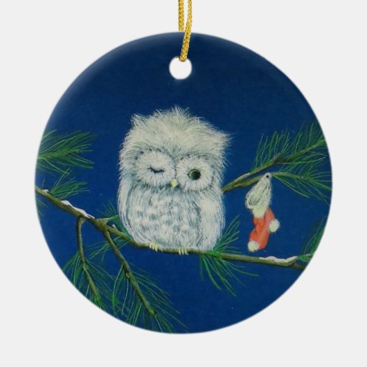 Humorous owl keeping an eye on Christmas stocking Keramisch Ornament (Voorkant)