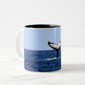 Humpback Whale in Ocean Tweekleurige Koffiemok (Voorkant links)