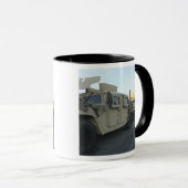 Humvees zit op de pier van Morehead City Mok (Voorkant rechts)