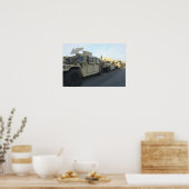 Humvees zit op de pier van Morehead City Poster (Keuken)