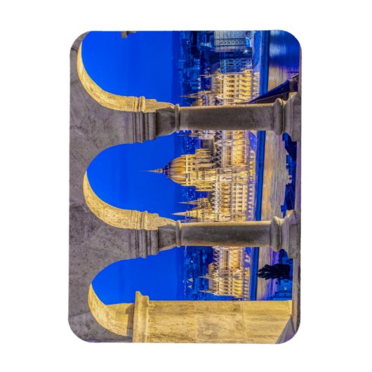 Hungarian Parliament Building at Dusk Magneet (Verticaal)