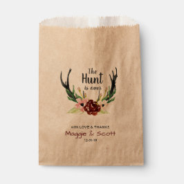 Hunt is over Rustic Antler Burgundy Floral Wedding Bedankzakje