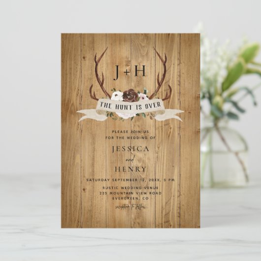 Hunt staat voor Rustic Antlers Wedding QR Code Kaart (Staand voorkant)