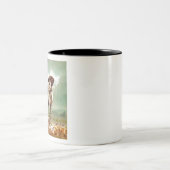 Hunter dog met vogel in de mond tweekleurige koffiemok (Center)