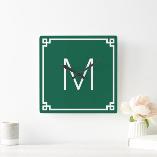 Hunter Green en White Griekse Key Border Monogram Vierkante Klok (Huis)