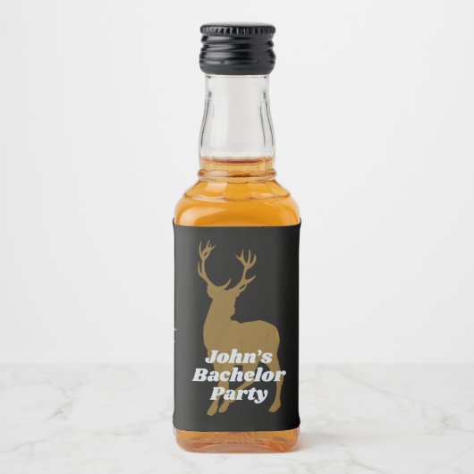 Hunting Theme Deer Antlers Bachelor Party Likeurfles Etiket (Voorkant)