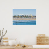 Huntington Beach en Snow Capped Mountains Poster (Keuken)