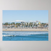 Huntington Beach en Snow Capped Mountains Poster (Voorkant)